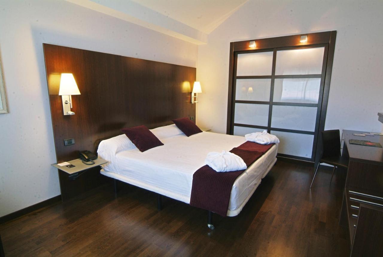 Eurostars Reina Felicia Hotel Jaca Kamer foto