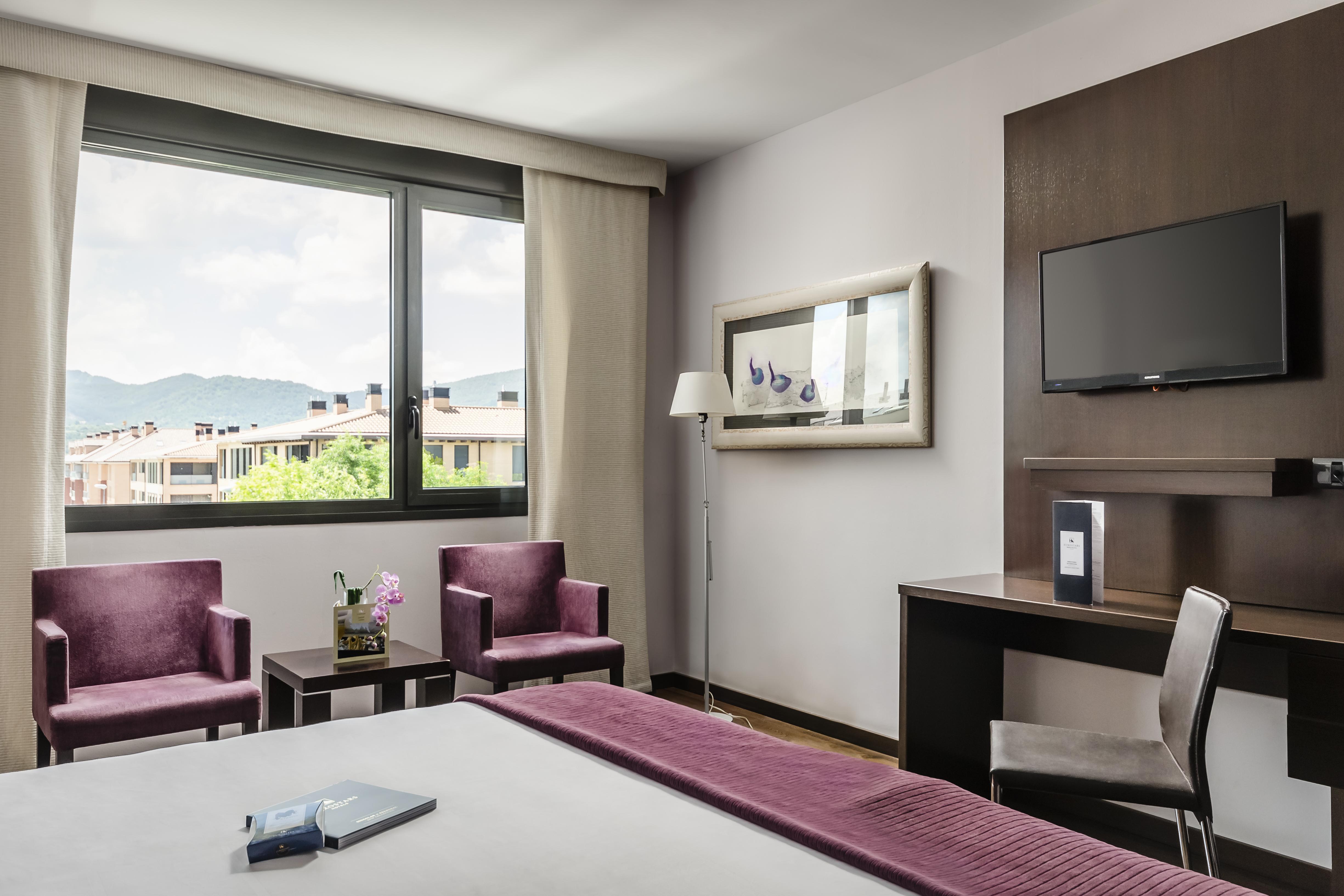 Eurostars Reina Felicia Hotel Jaca Buitenkant foto