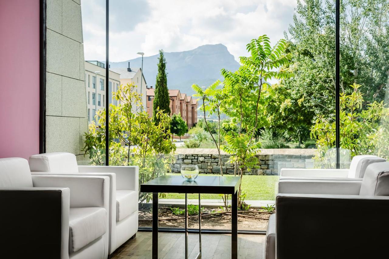 Eurostars Reina Felicia Hotel Jaca Buitenkant foto