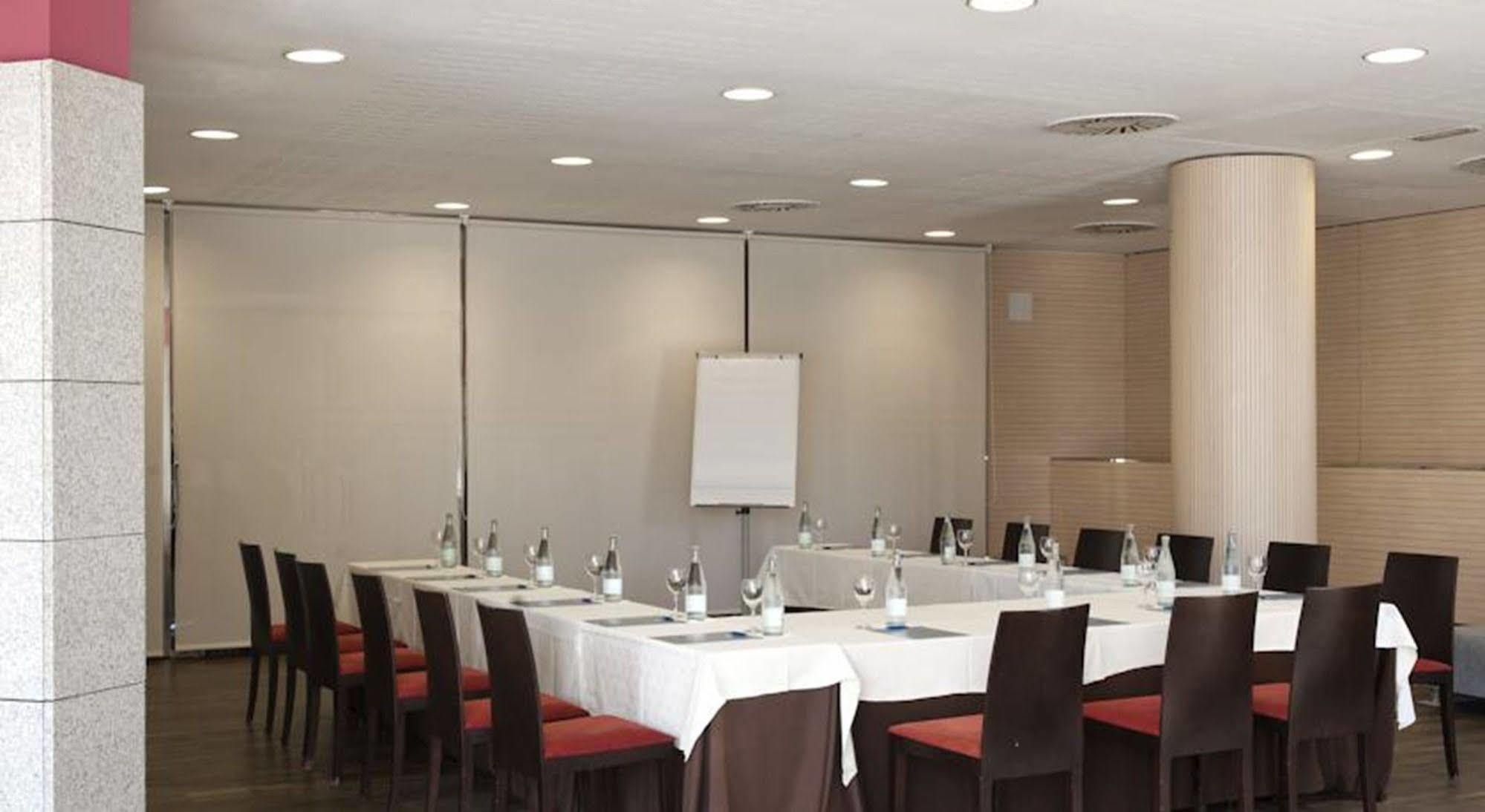 Eurostars Reina Felicia Hotel Jaca Buitenkant foto